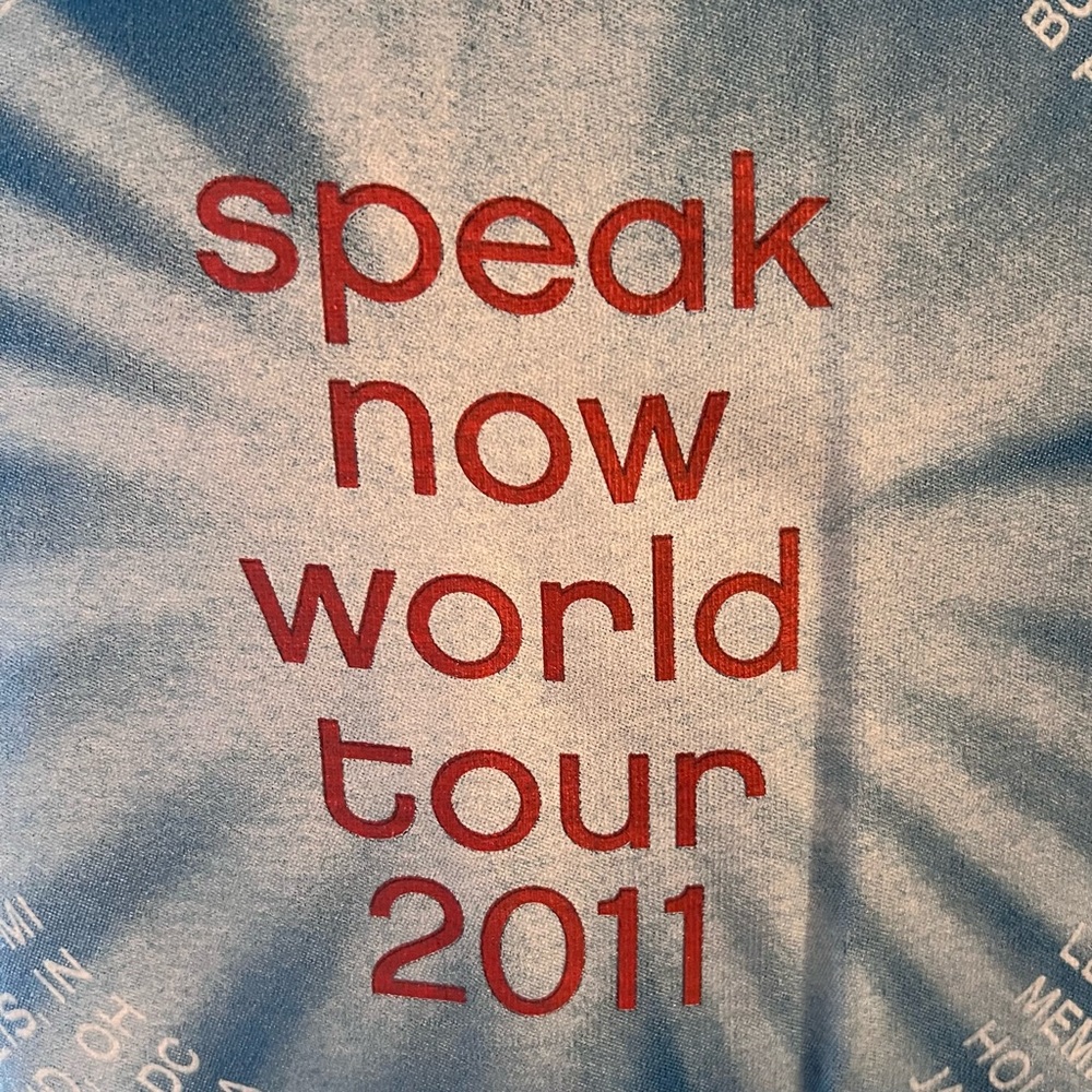 Rare 2011 Speak Now World Tour Taylor Swift T-Shirt - Picture 6 of 10